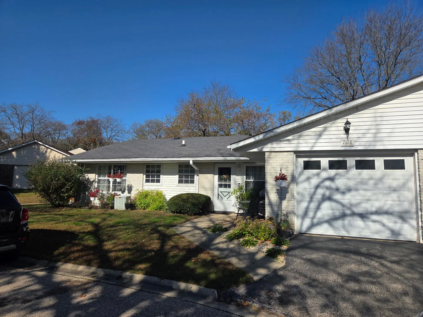 7118 Lexington Lane IL #180