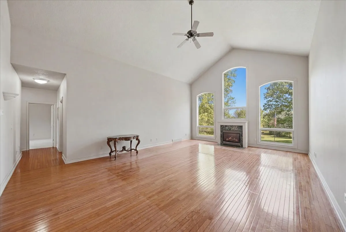 17619 Grandview Drive IL