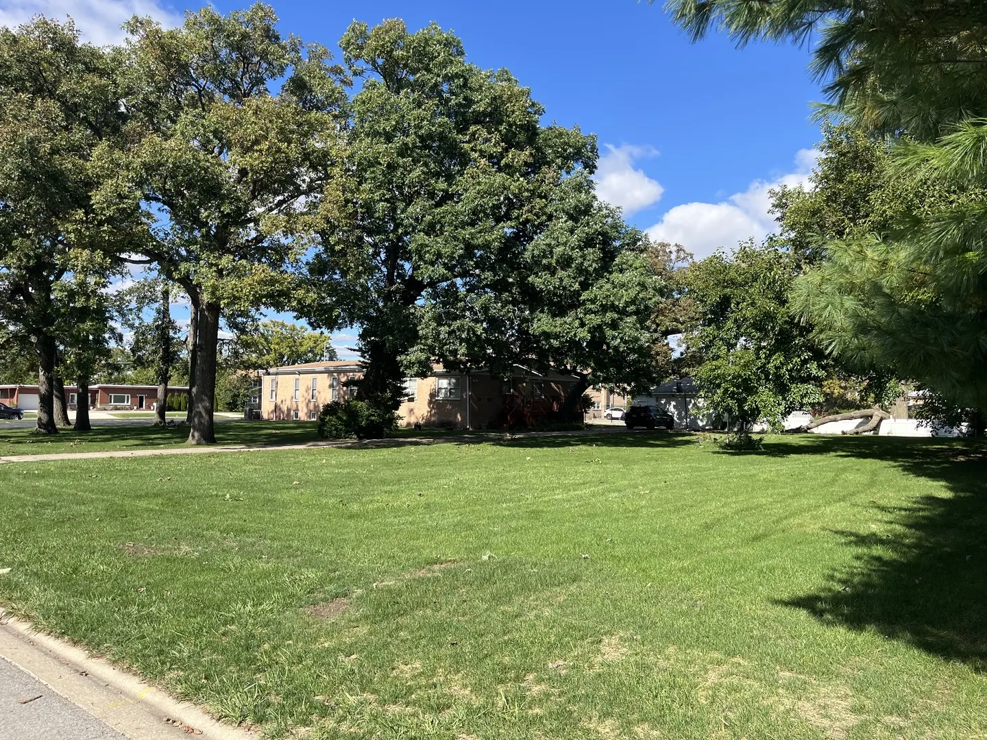 8747 S Roberts Road IL