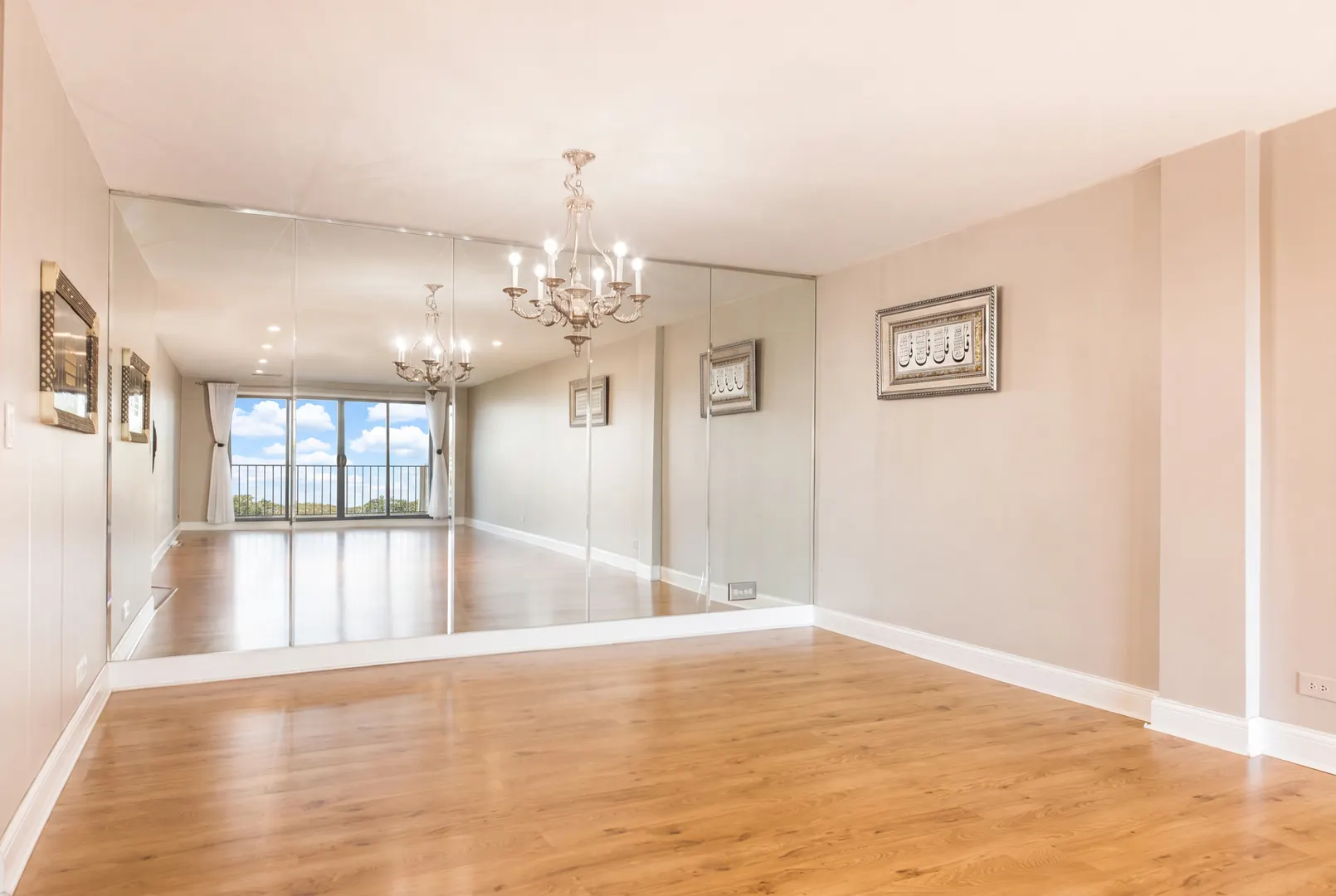 4601 W Touhy Avenue IL #506