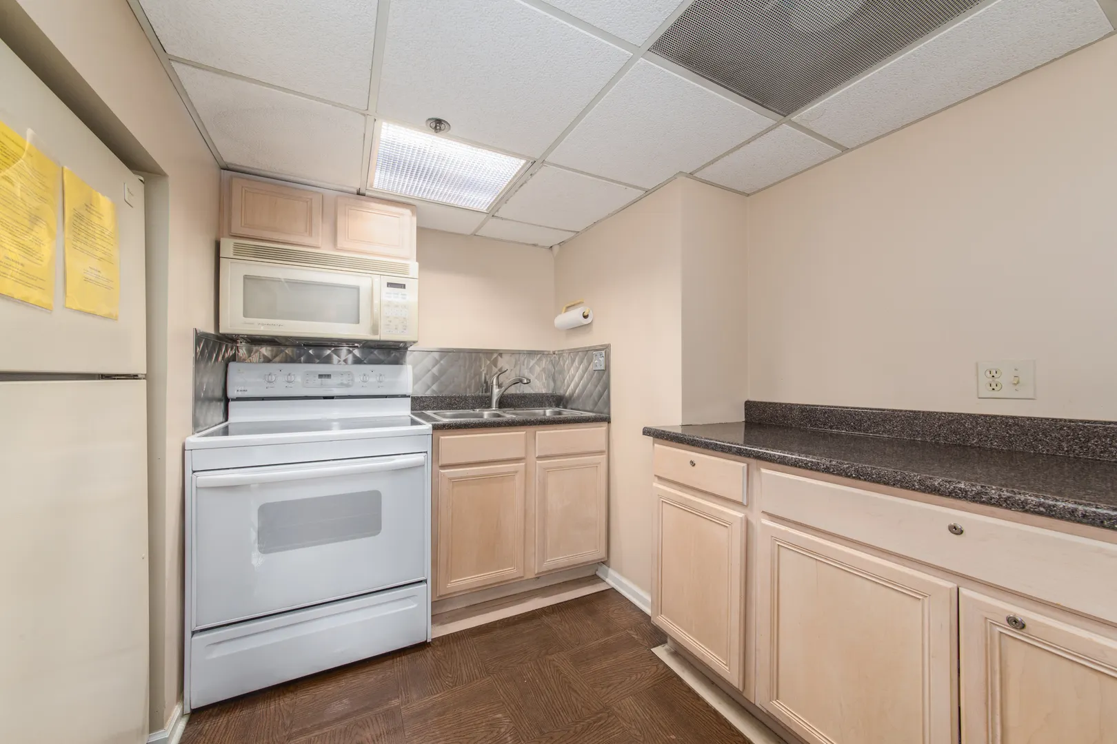 4601 W Touhy Avenue IL #506