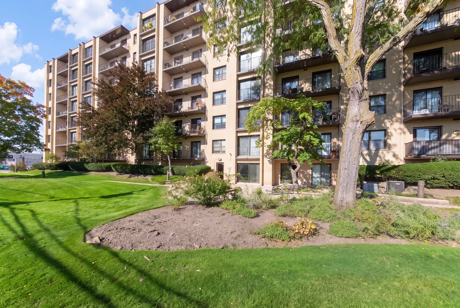 4601 W Touhy Avenue IL #506