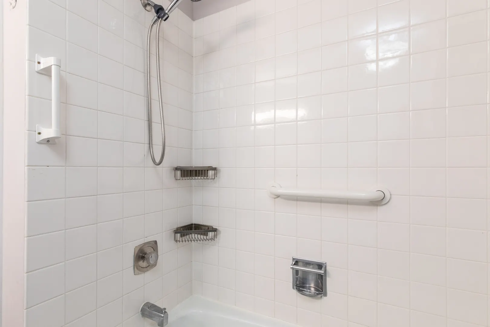 4601 W Touhy Avenue IL #506