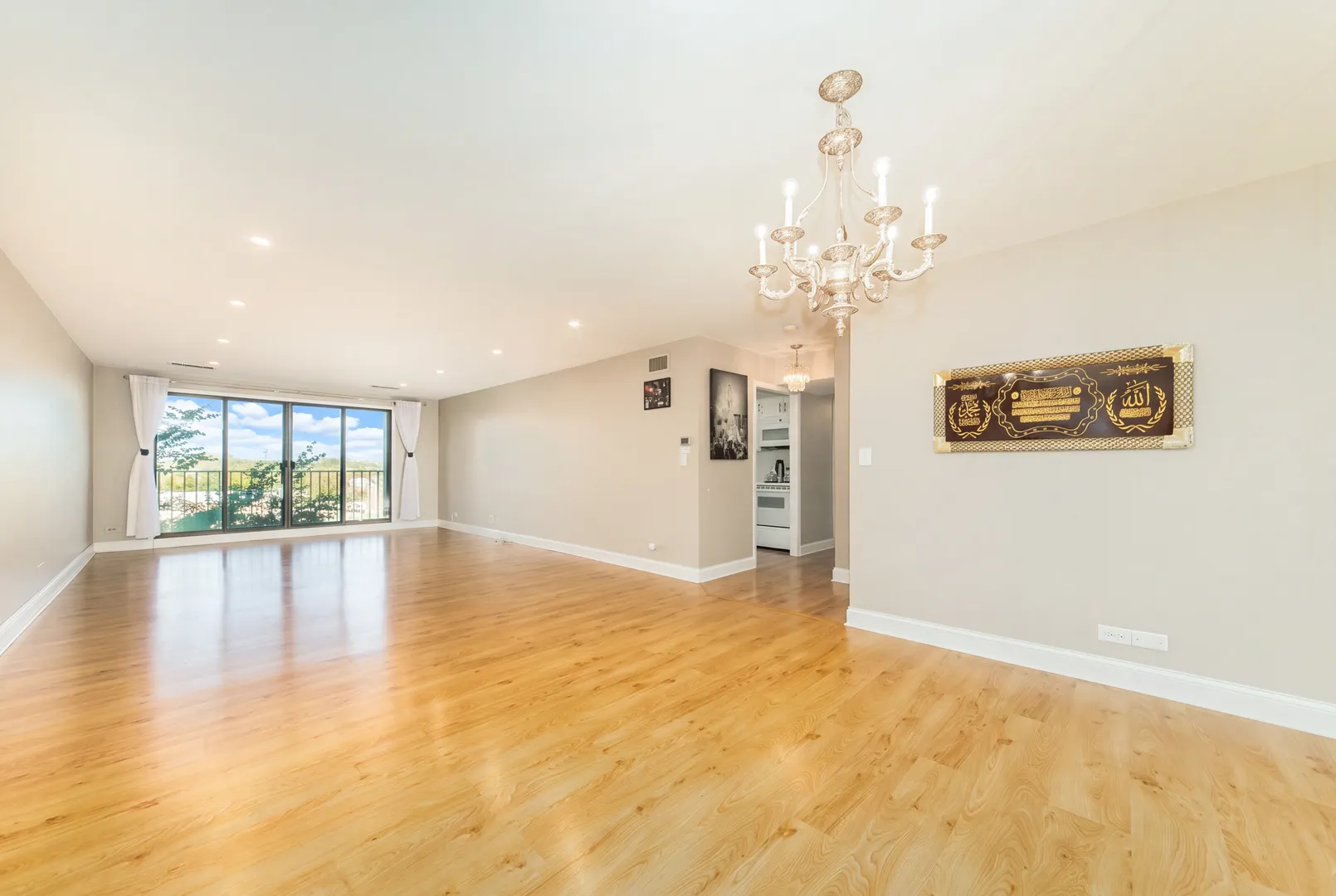 4601 W Touhy Avenue IL #506