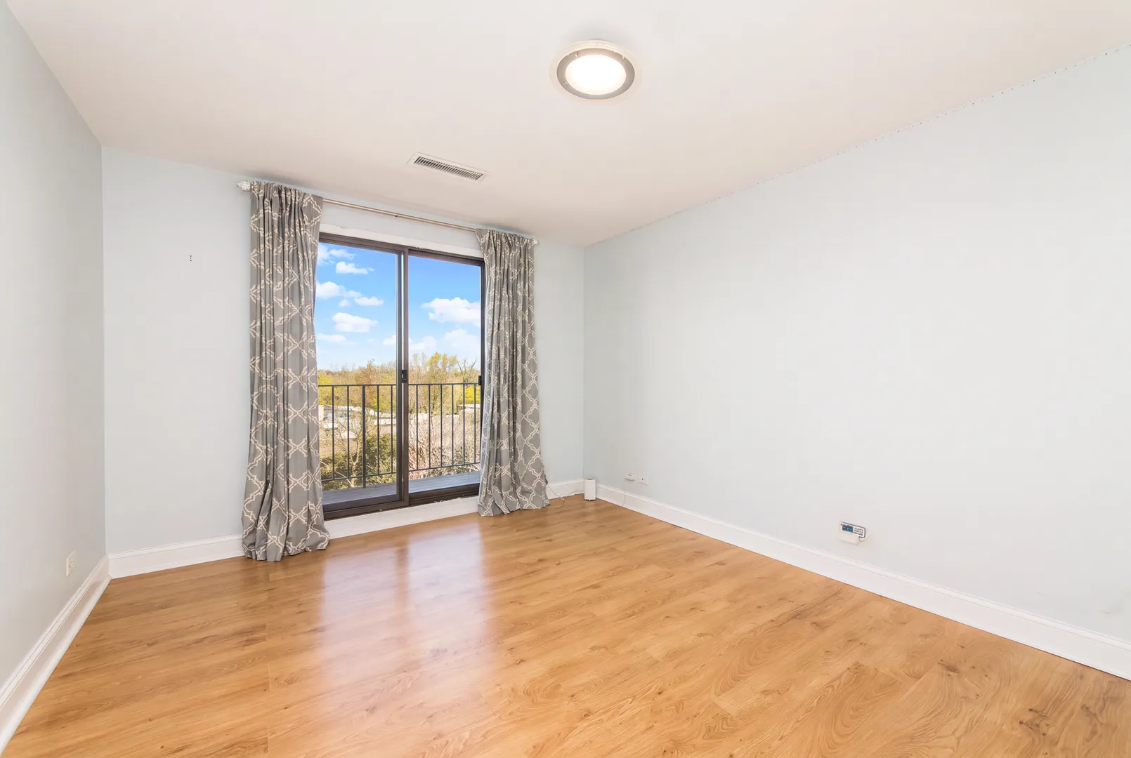 4601 W Touhy Avenue IL #506