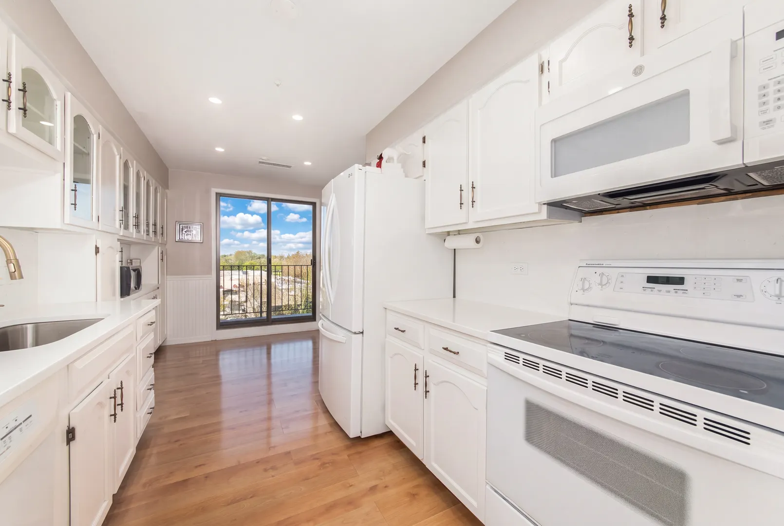 4601 W Touhy Avenue IL #506