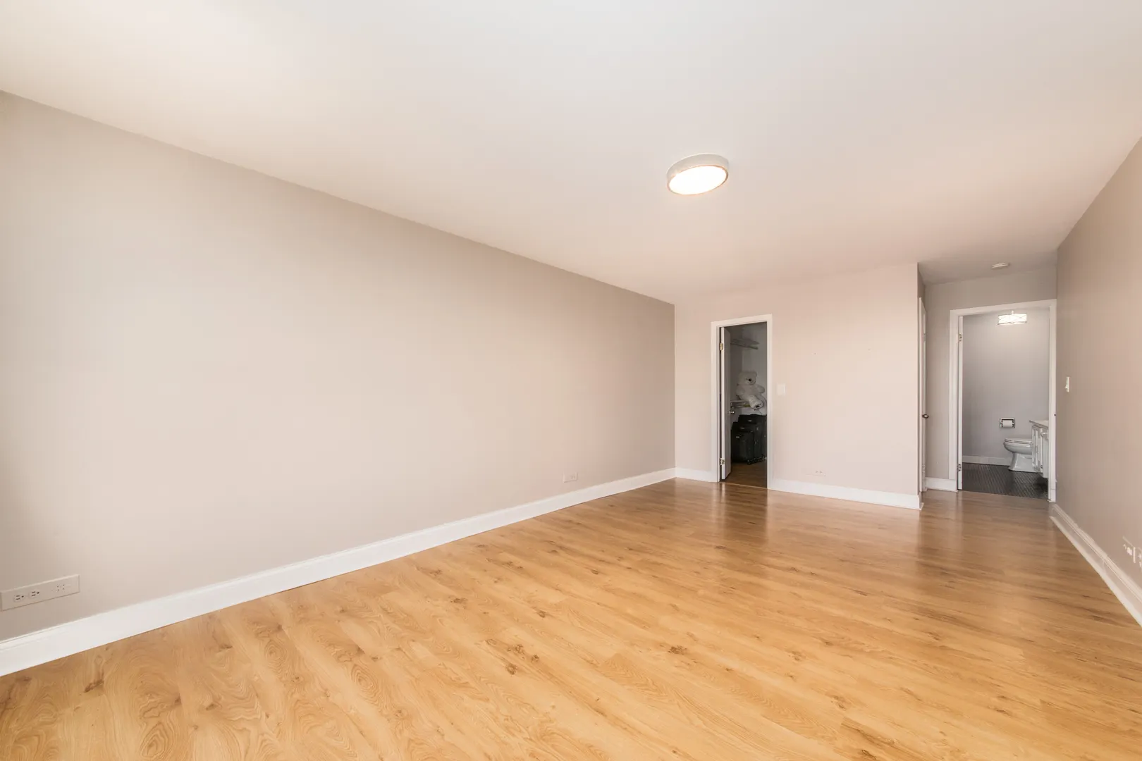 4601 W Touhy Avenue IL #506