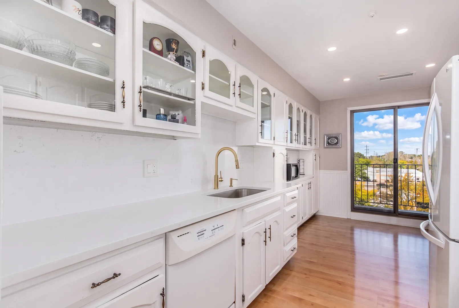 4601 W Touhy Avenue IL #506