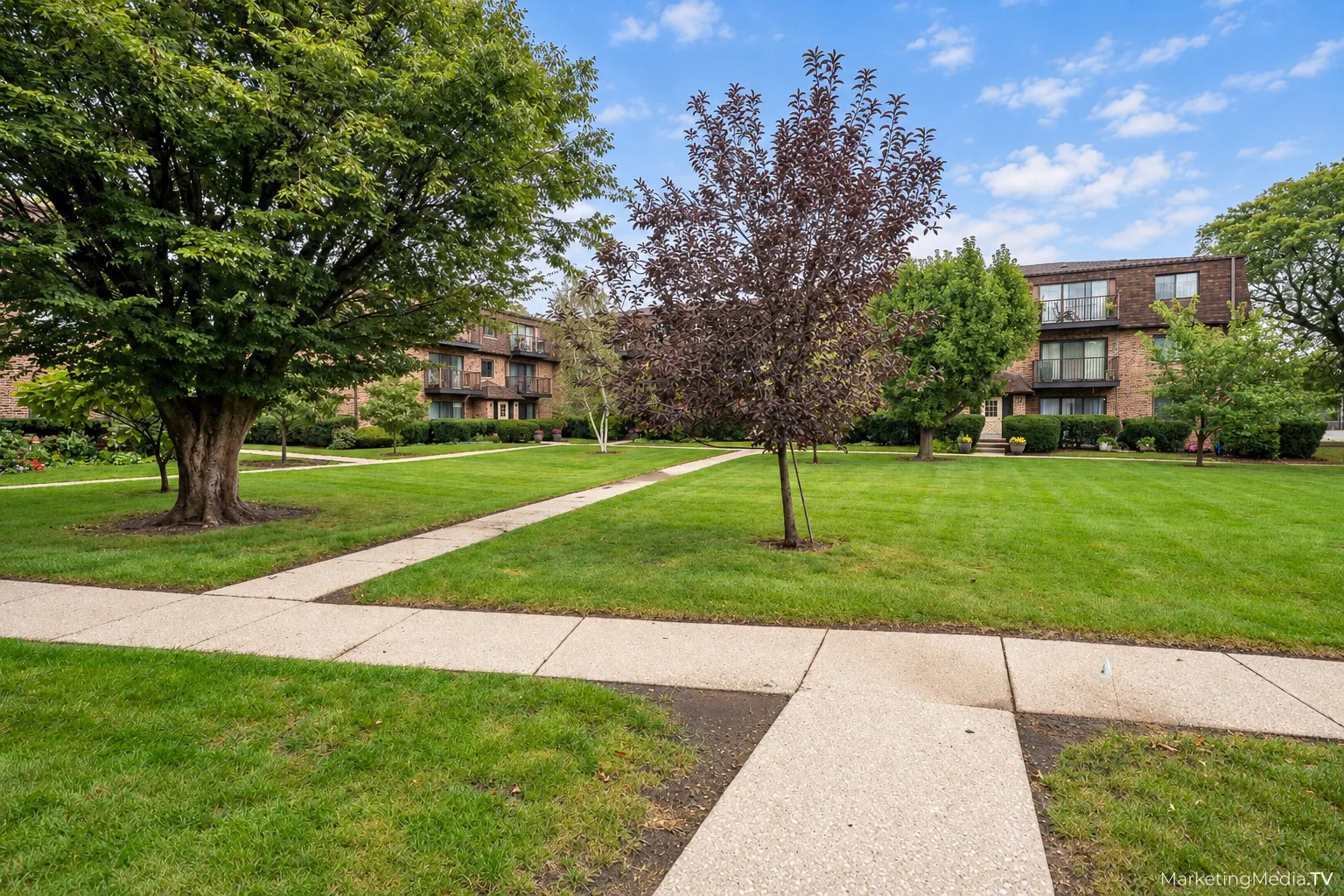 400 E KENSINGTON Road IL #B
