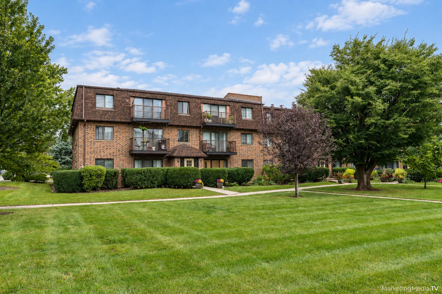 400 E KENSINGTON Road IL #B