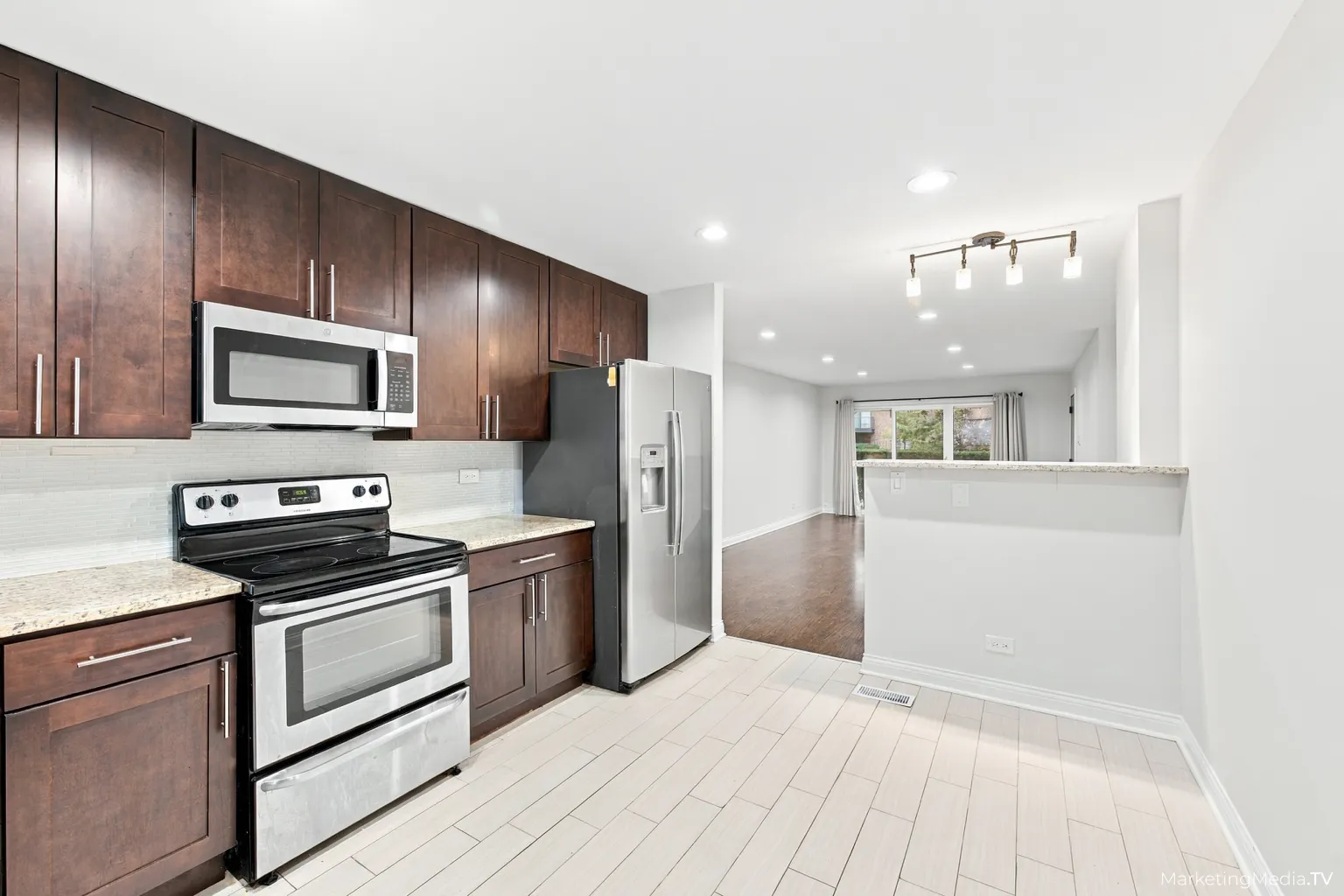 400 E KENSINGTON Road IL #B