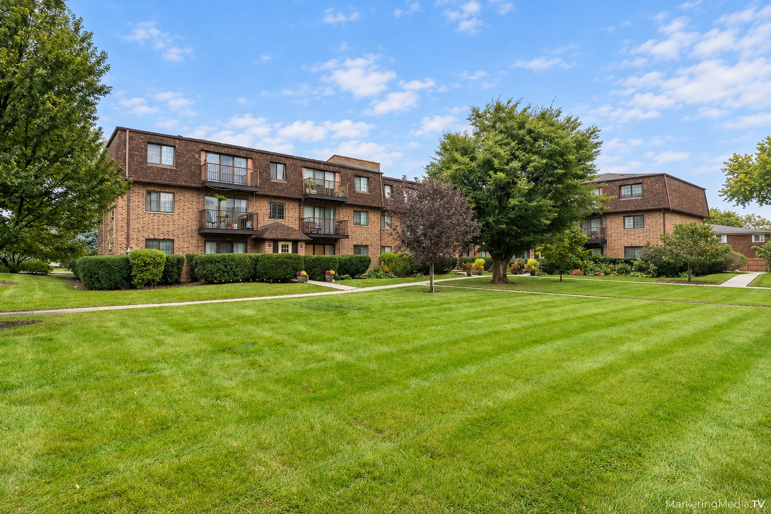 400 E KENSINGTON Road IL #B