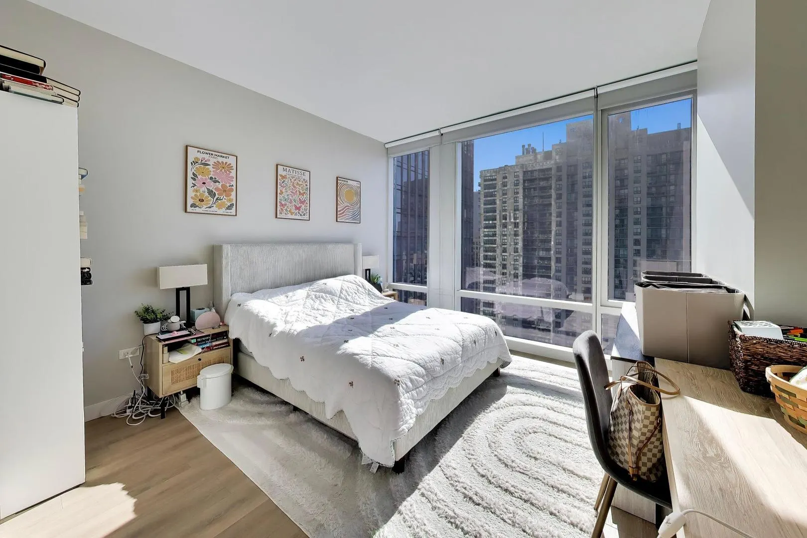 23 W Chicago Avenue IL #3401