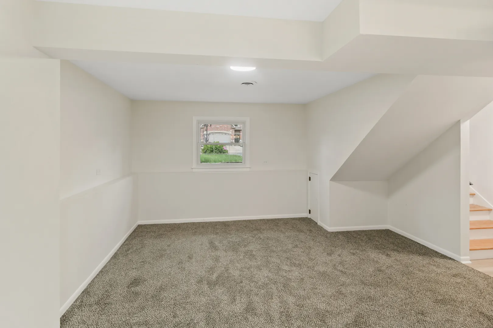 22W381 2nd Street IL