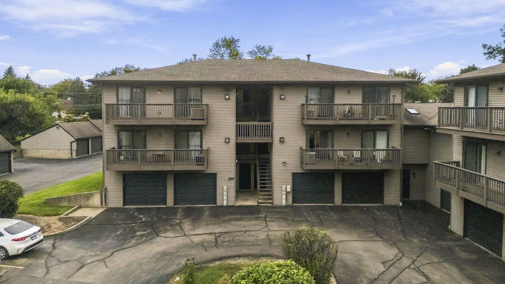 1820 W Highland Avenue IL #D