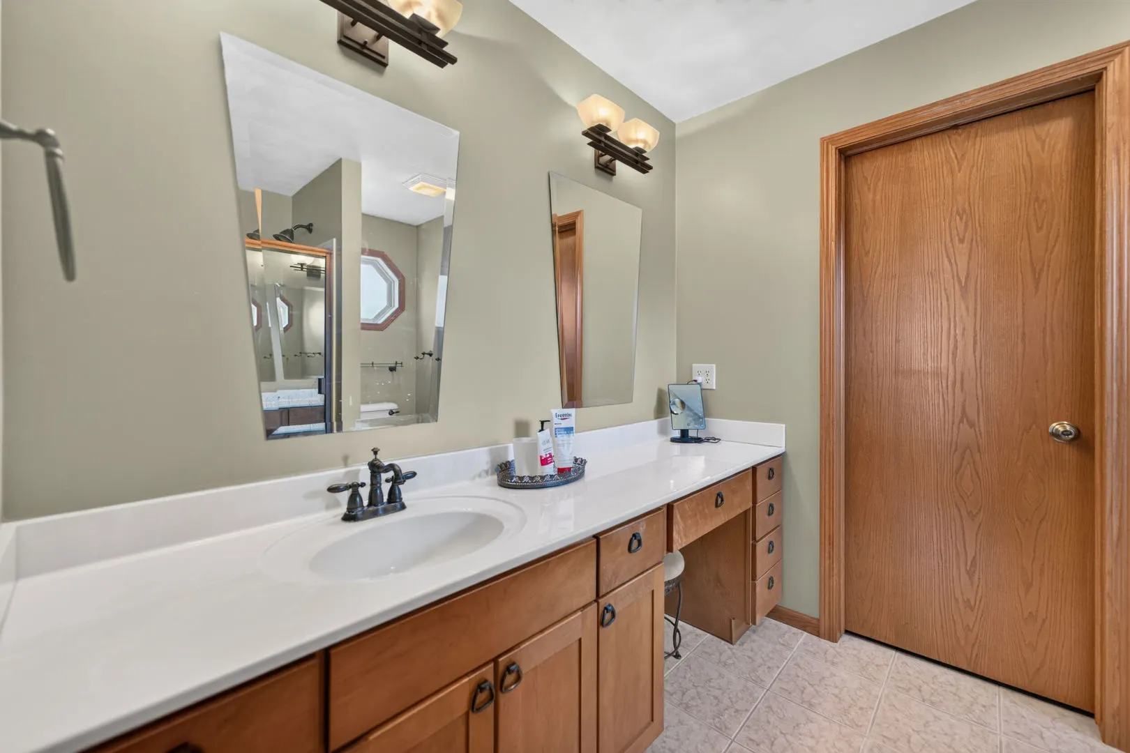 1535 WESTMONT Drive IL