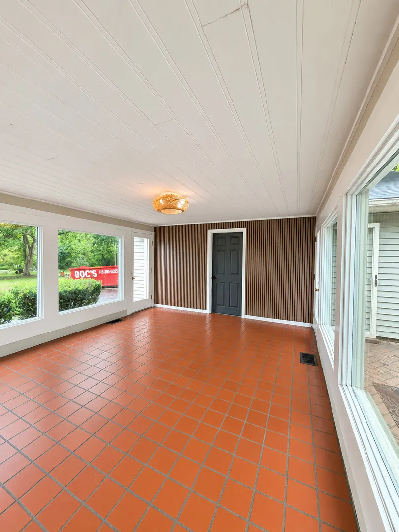 7302 Hillside Road IL