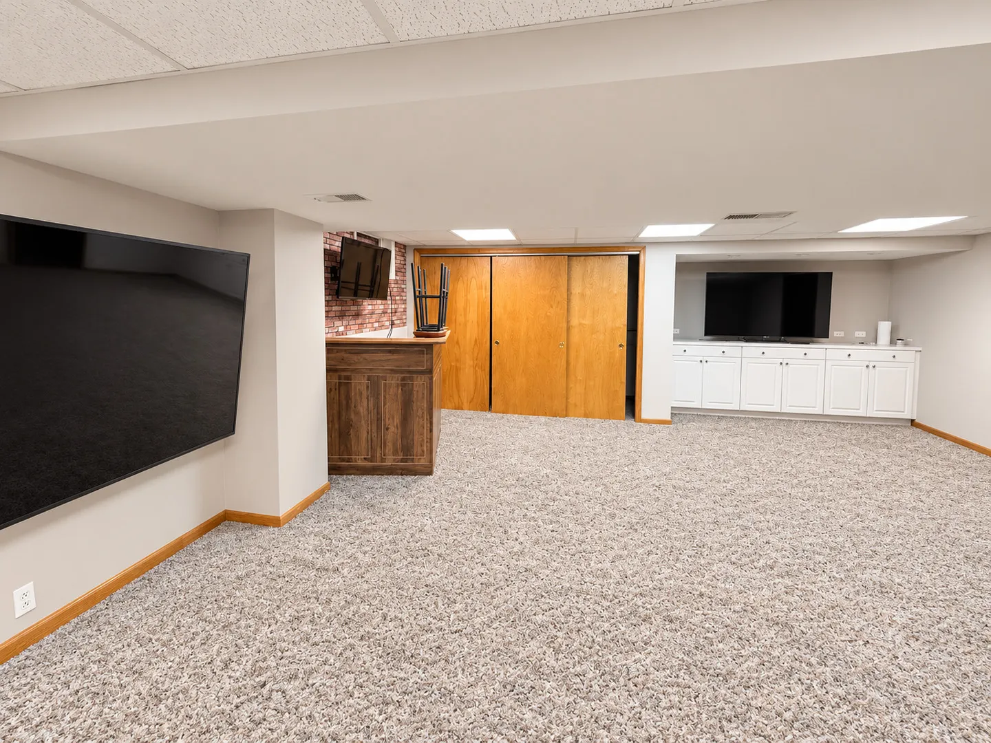7302 Hillside Road IL