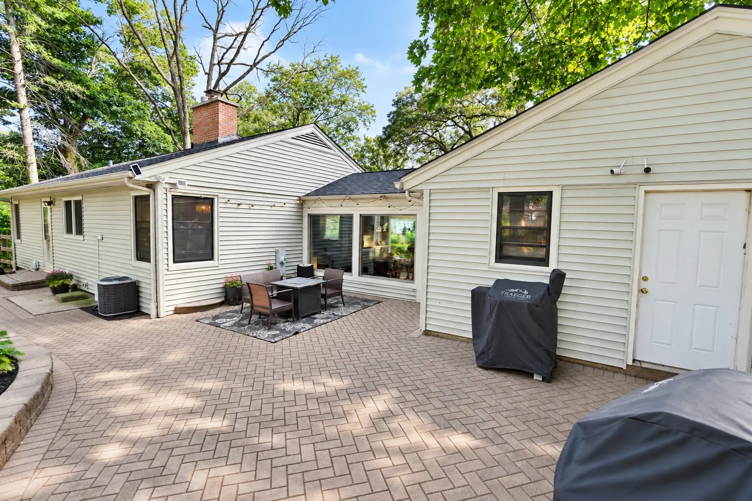 7302 Hillside Road IL