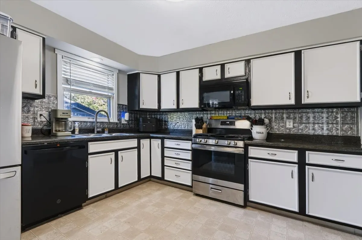 107 S Bayberry Court IL