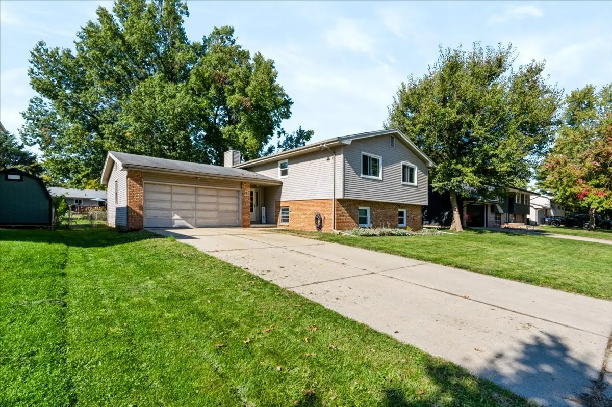 107 S Bayberry Court IL