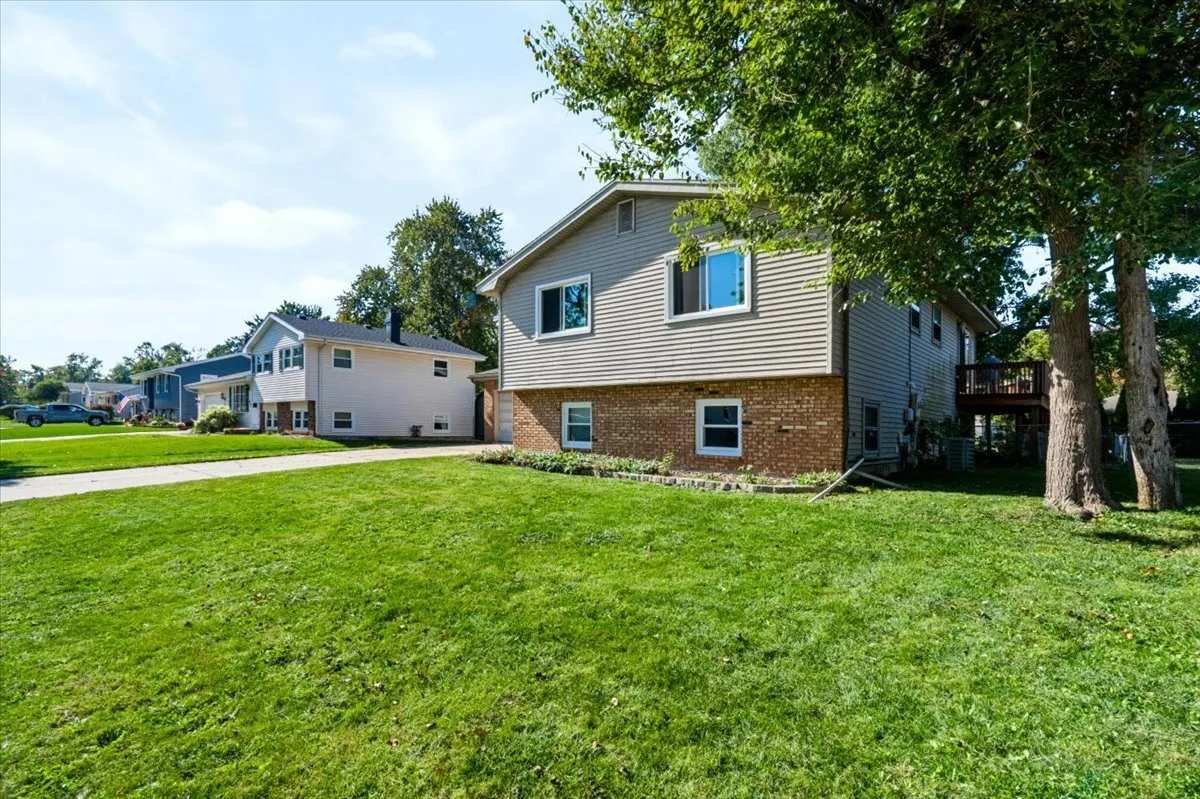 107 S Bayberry Court IL
