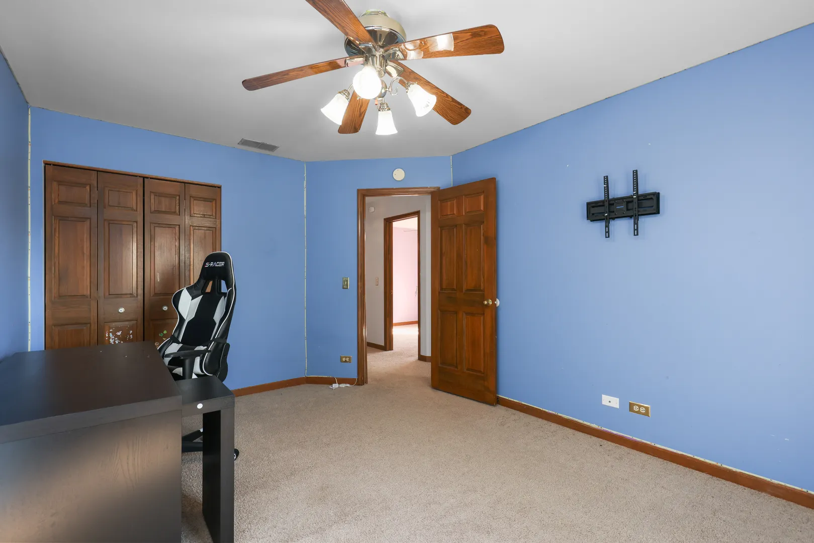 1173 N Clearwater Court IL