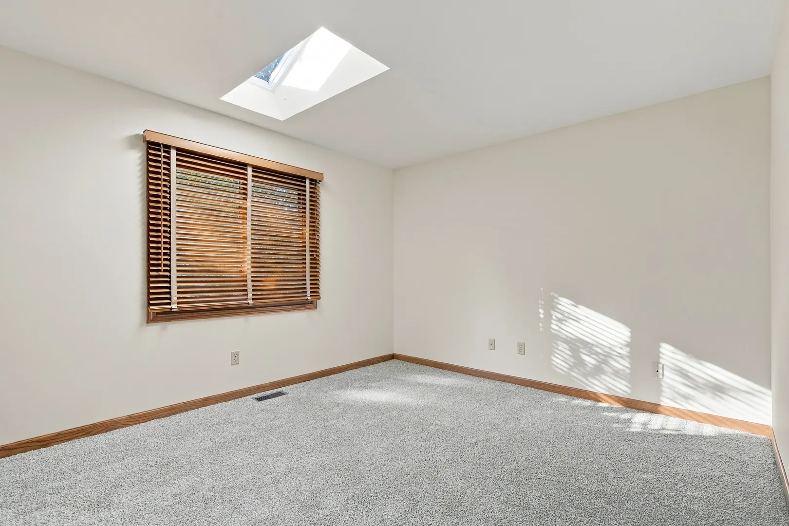 4516 Hillside Court IL