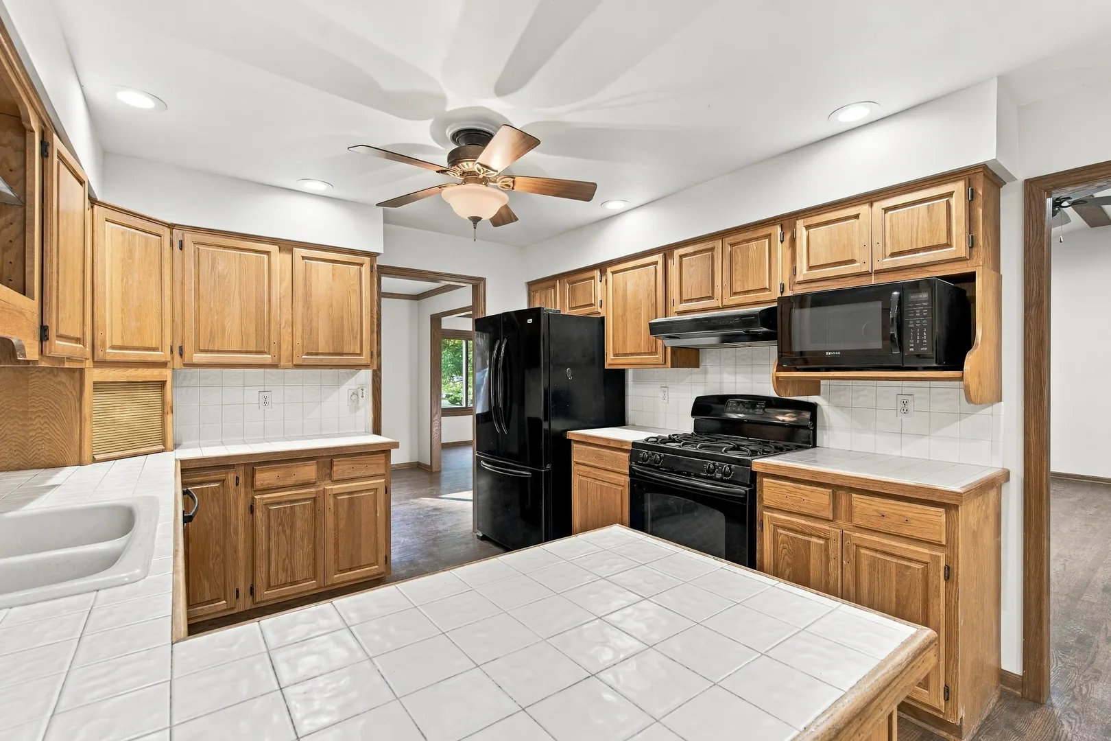 4516 Hillside Court IL