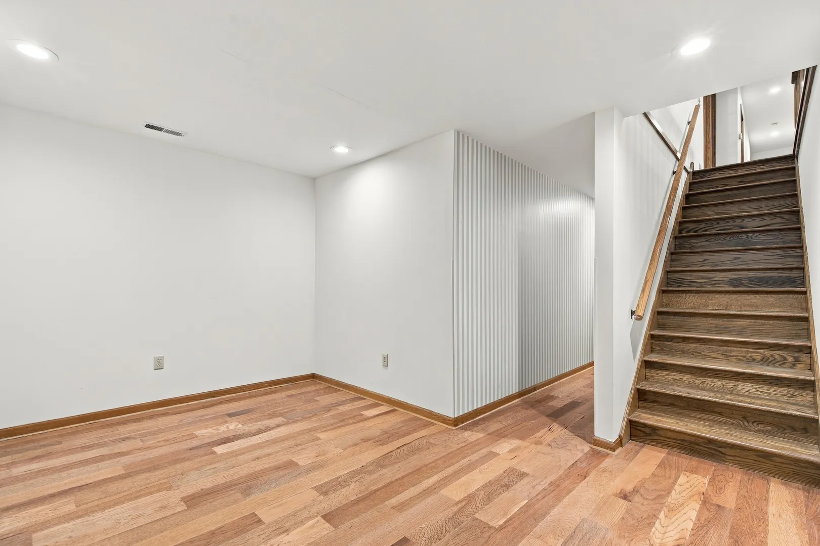4516 Hillside Court IL