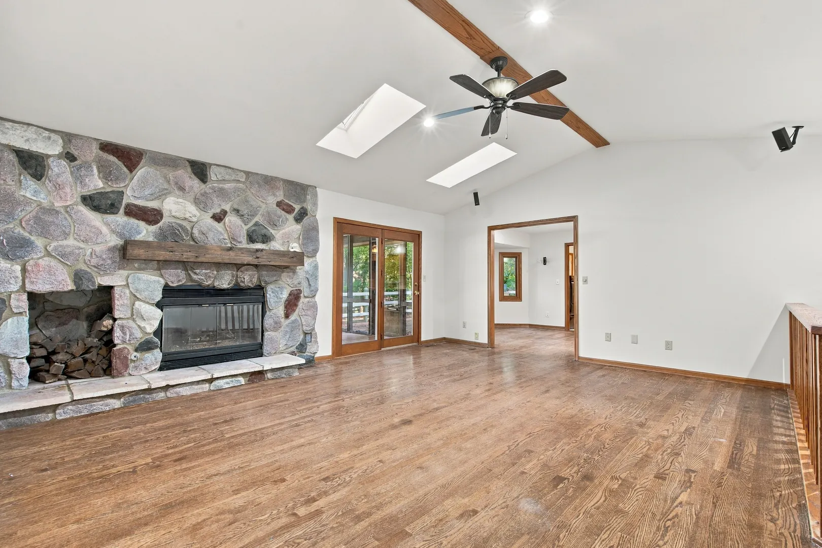 4516 Hillside Court IL