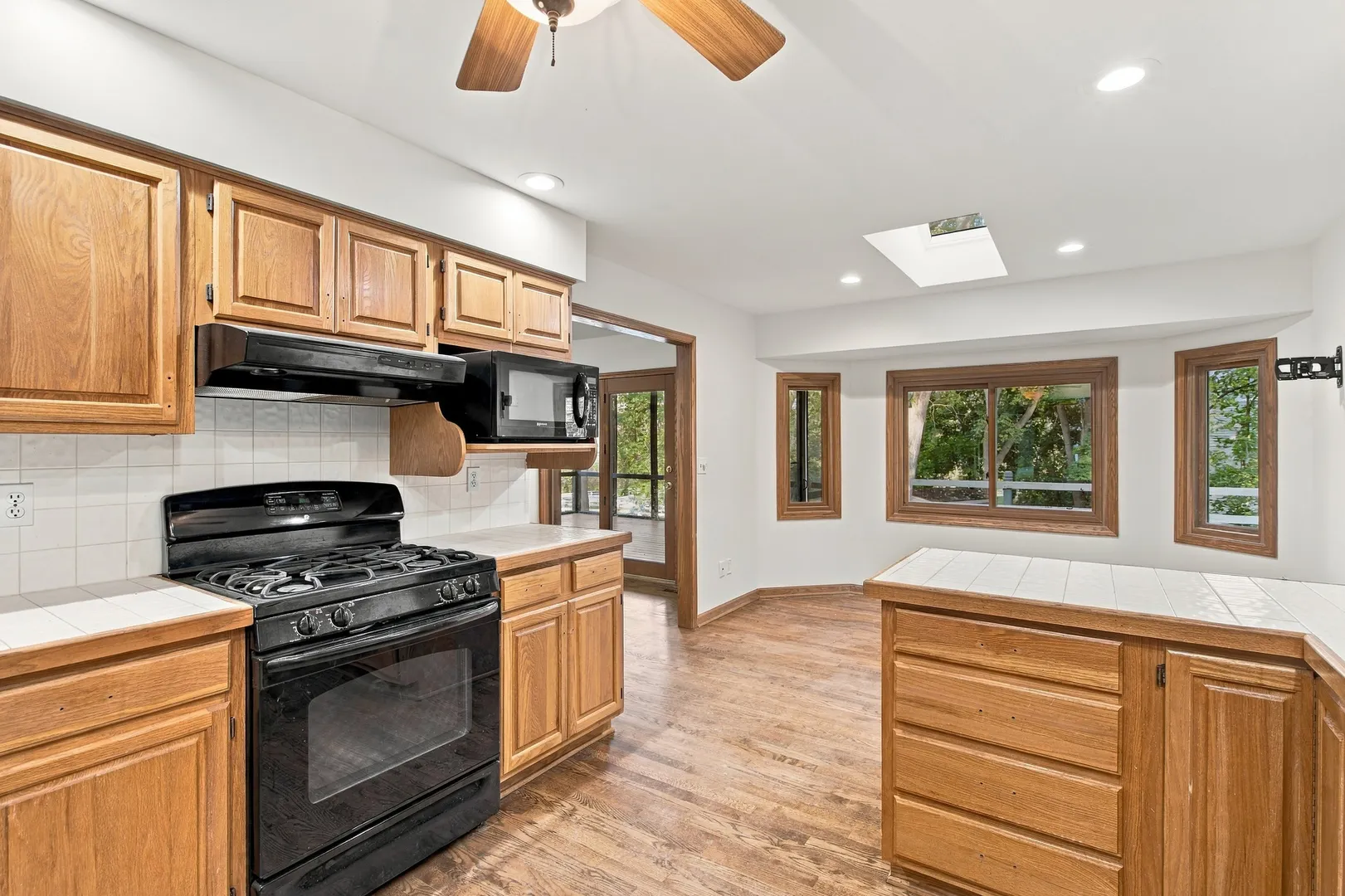 4516 Hillside Court IL