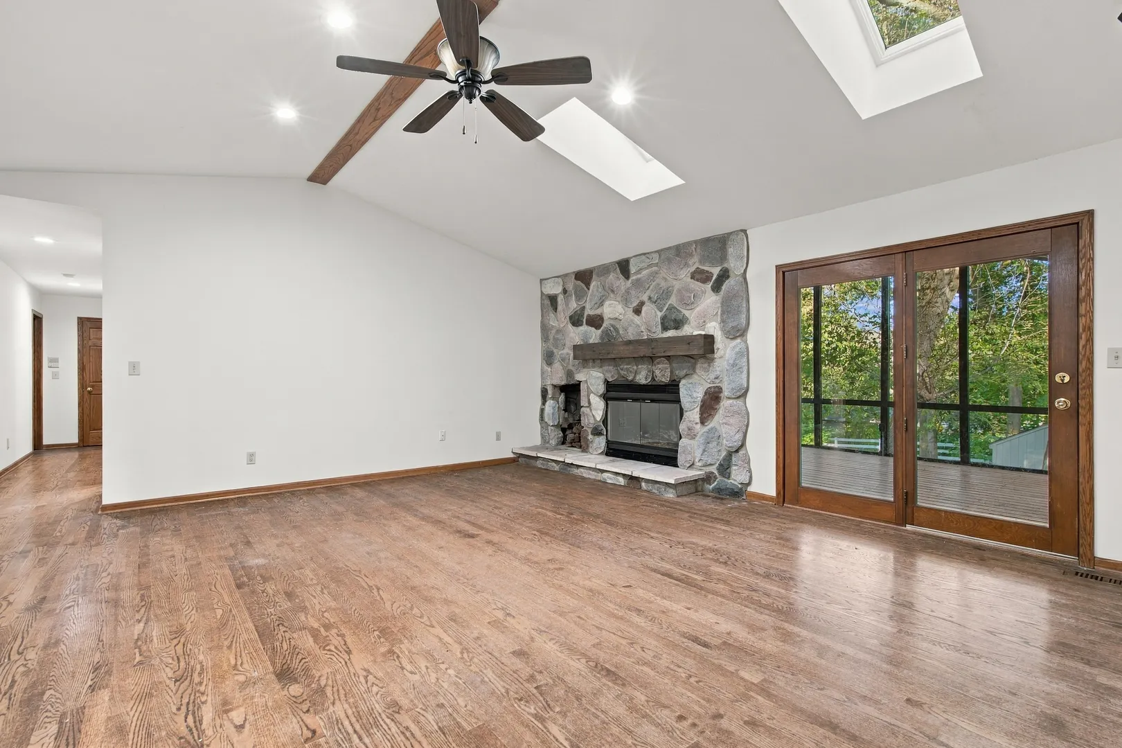 4516 Hillside Court IL