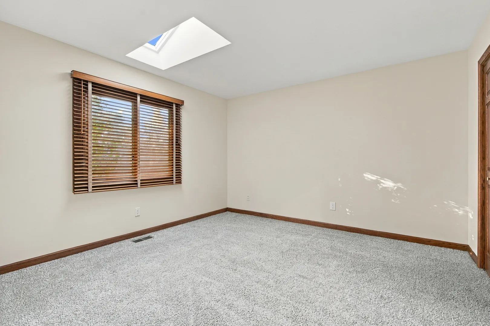4516 Hillside Court IL