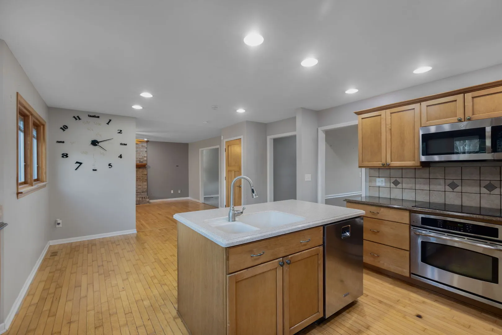 697 Fox Hollow IL