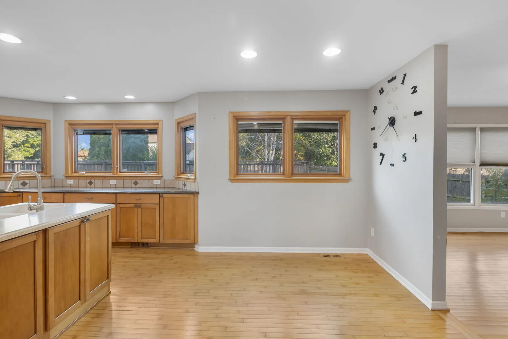 697 Fox Hollow IL