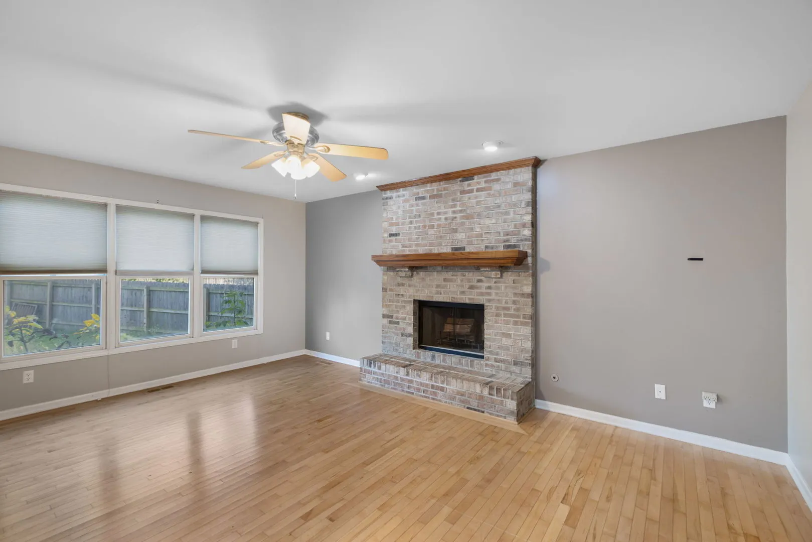 697 Fox Hollow IL