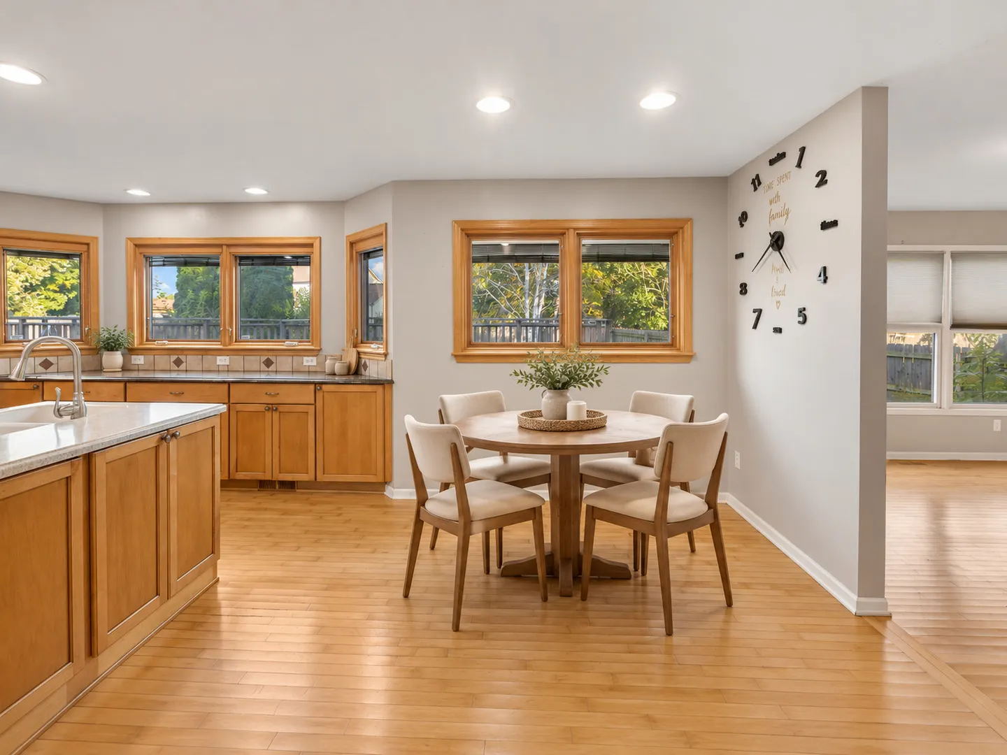 697 Fox Hollow IL