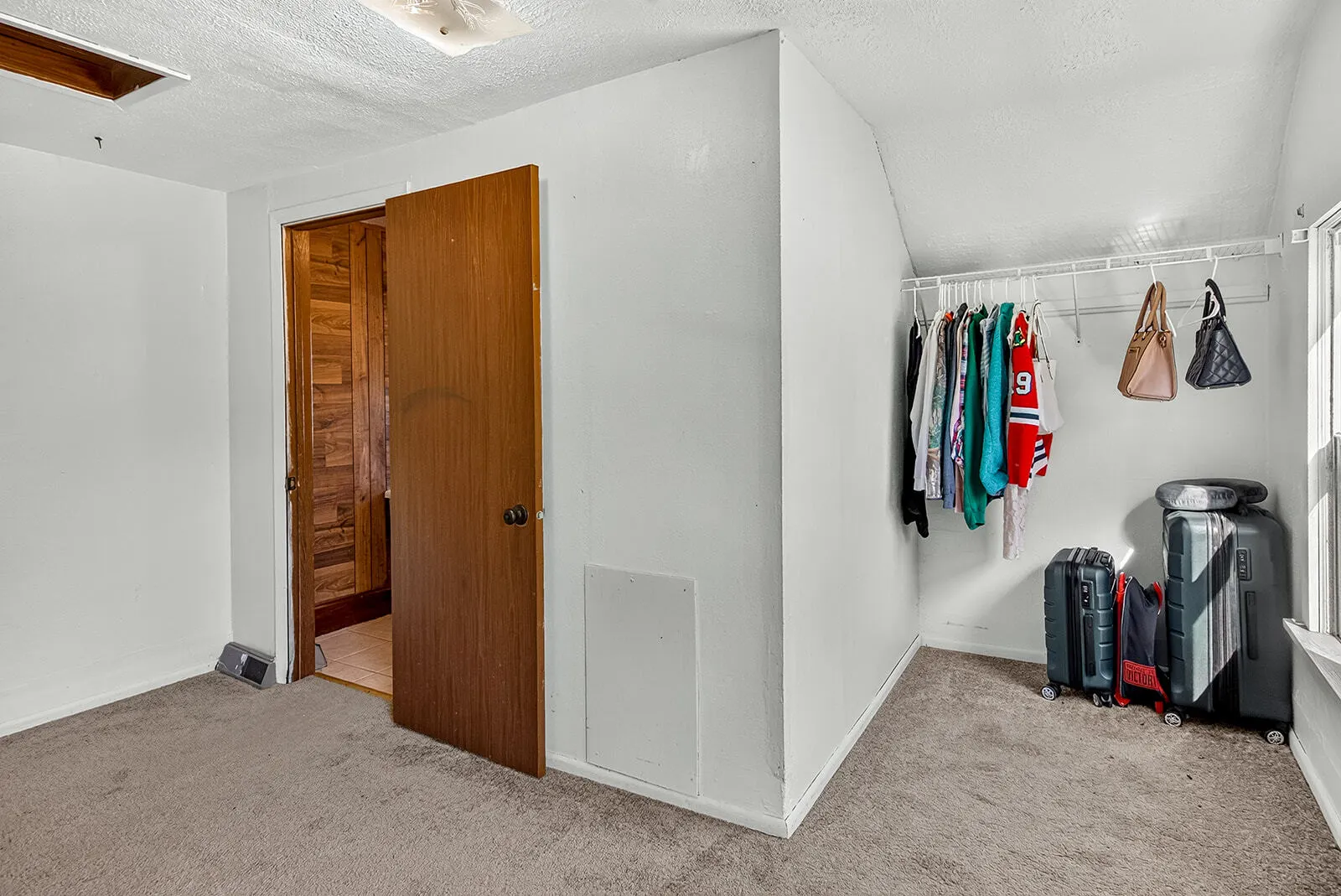 132 Walnut Street IL