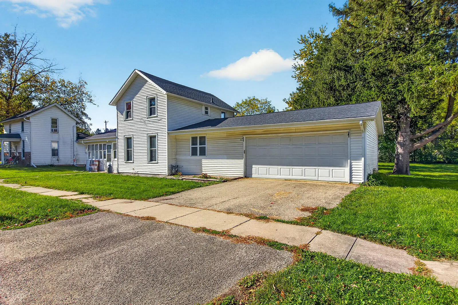 132 Walnut Street IL
