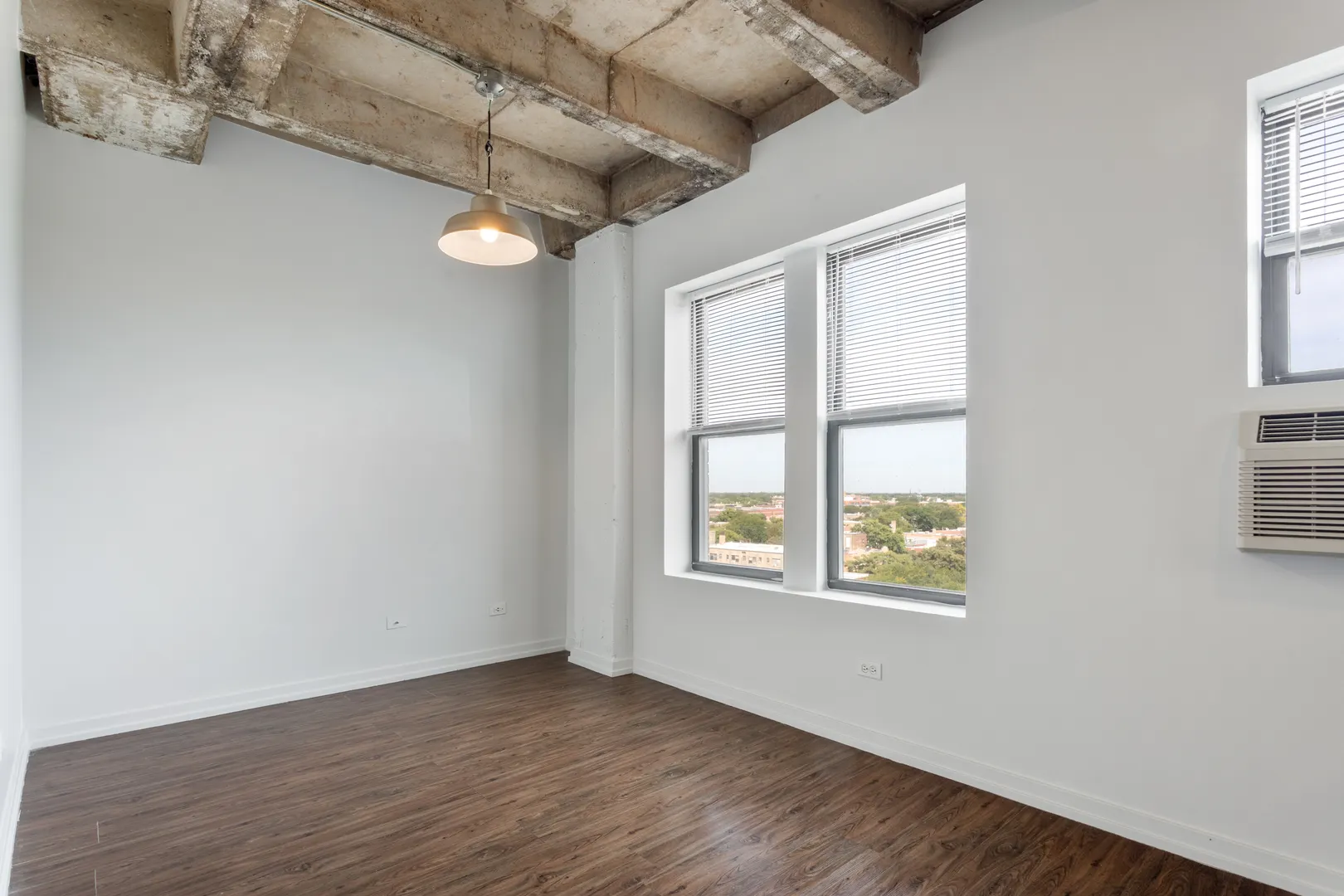 1325 W Wilson Avenue IL #306