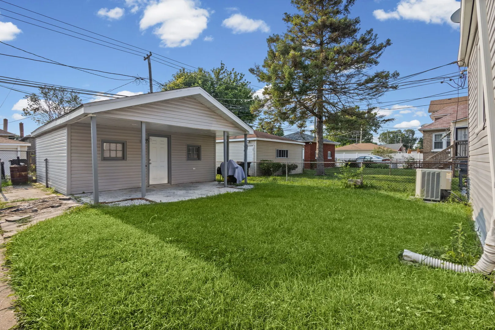 8340 S Yates Boulevard IL