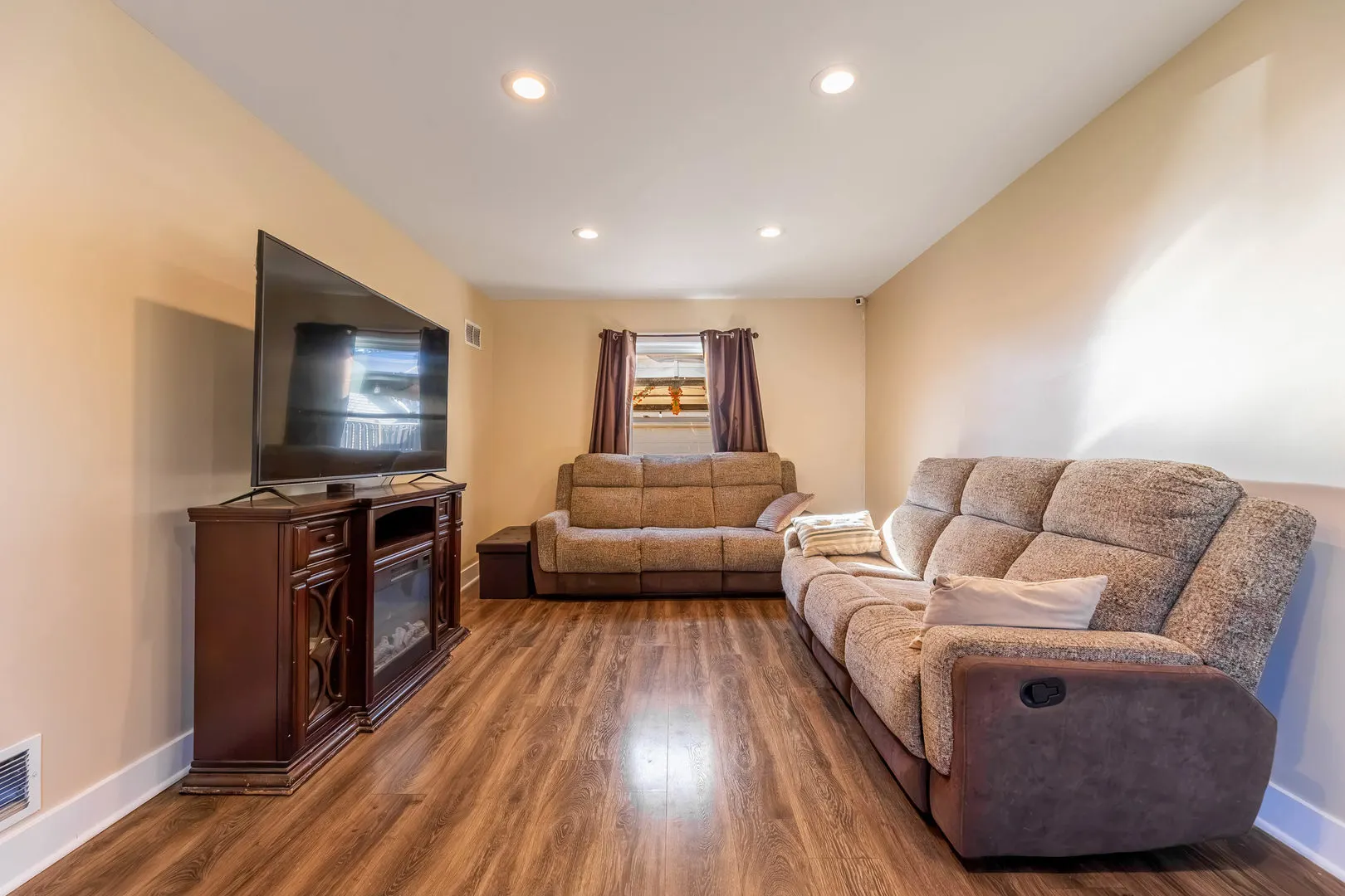 7743 W Ardmore Avenue IL