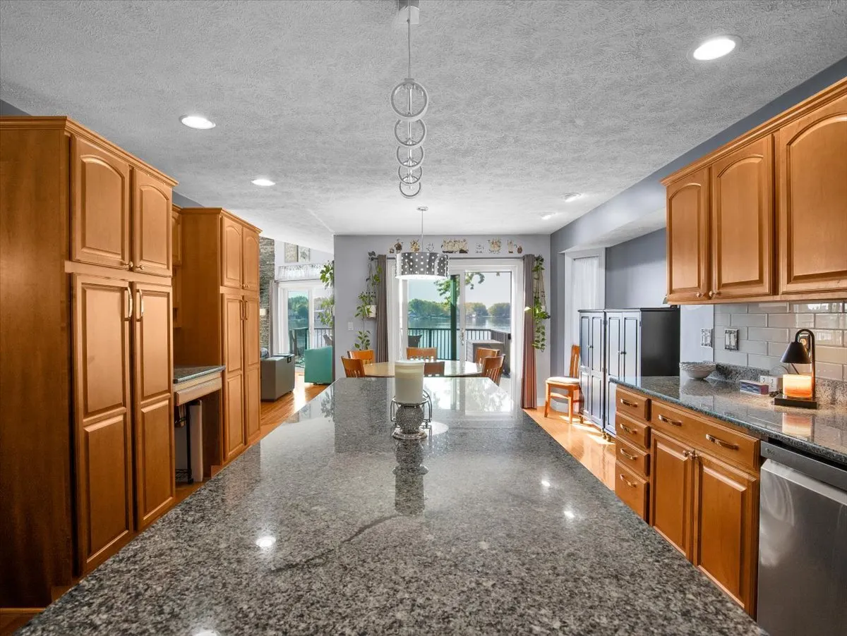 674 Candlewick Drive IL