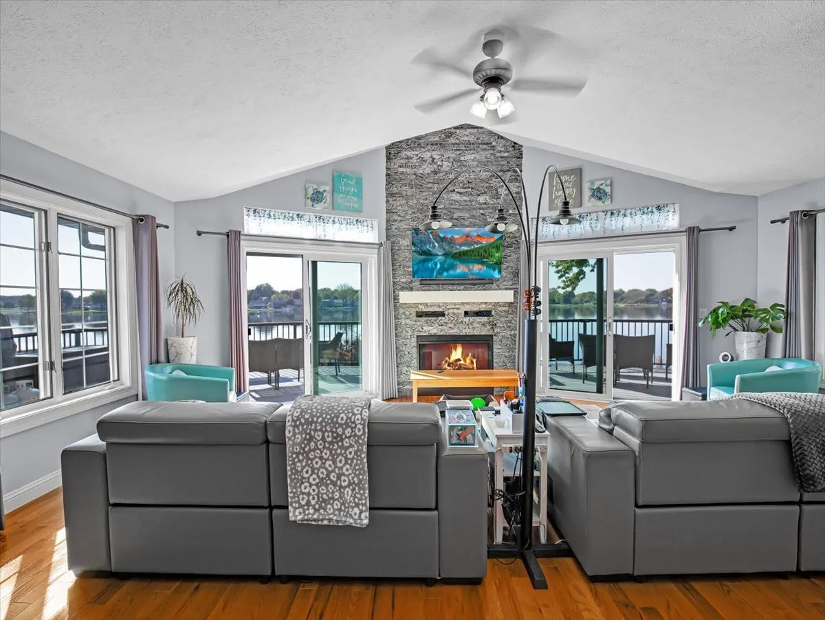674 Candlewick Drive IL