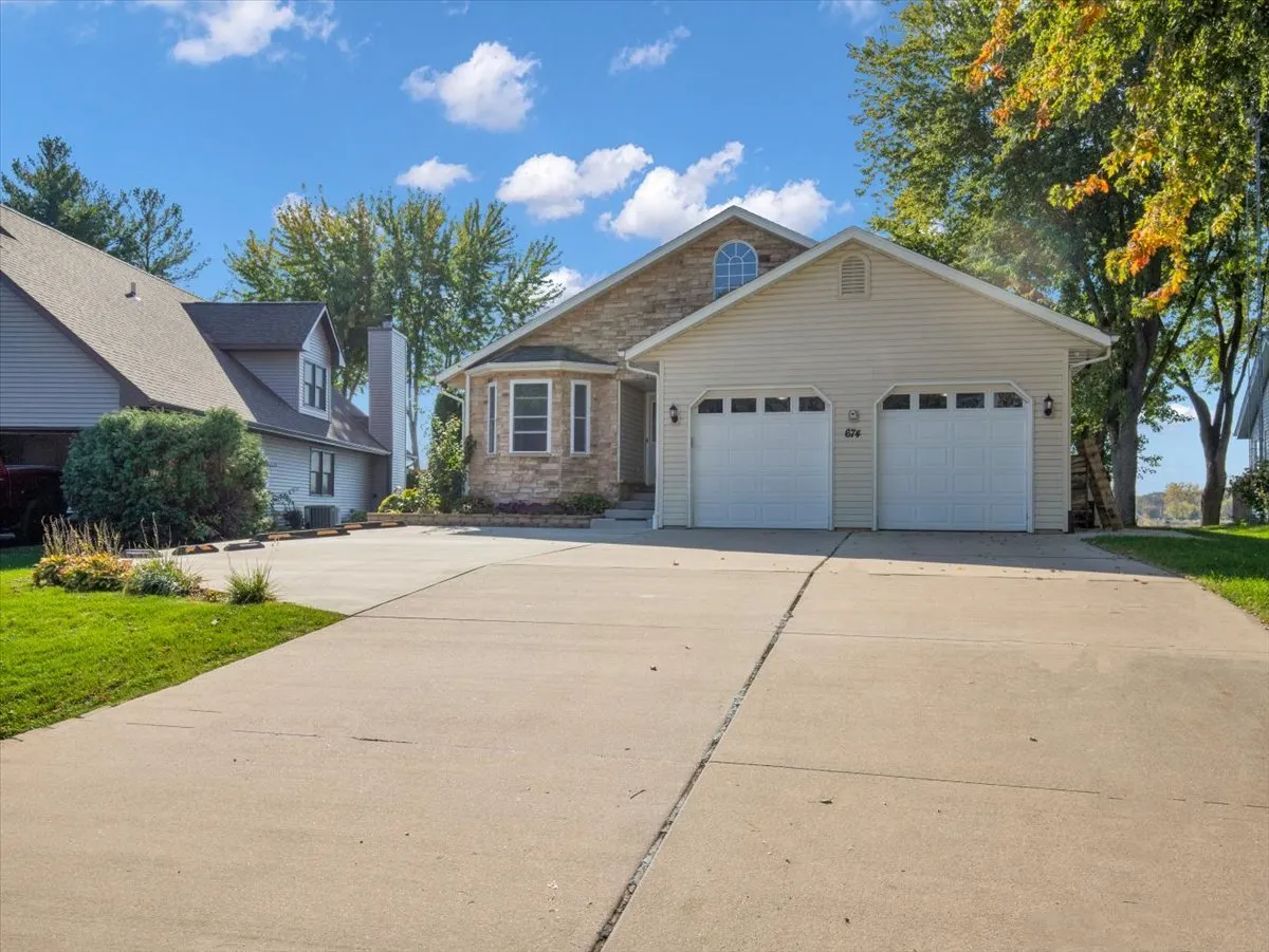 674 Candlewick Drive IL