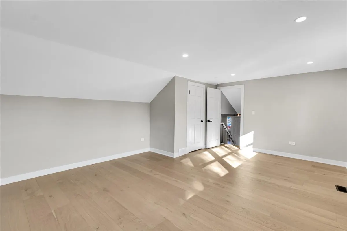 3123 N Stratford Road IL