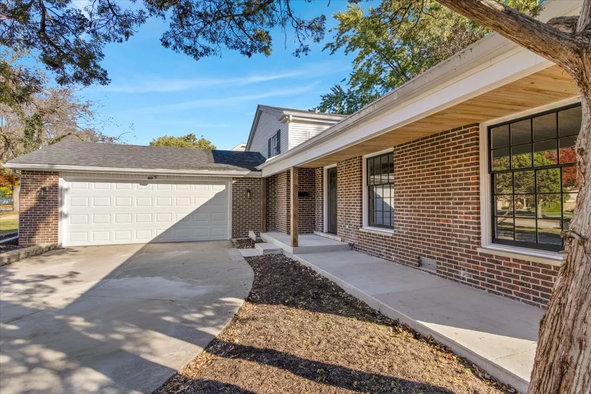 3123 N Stratford Road IL