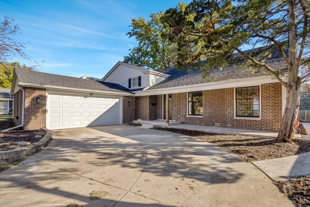3123 N Stratford Road IL