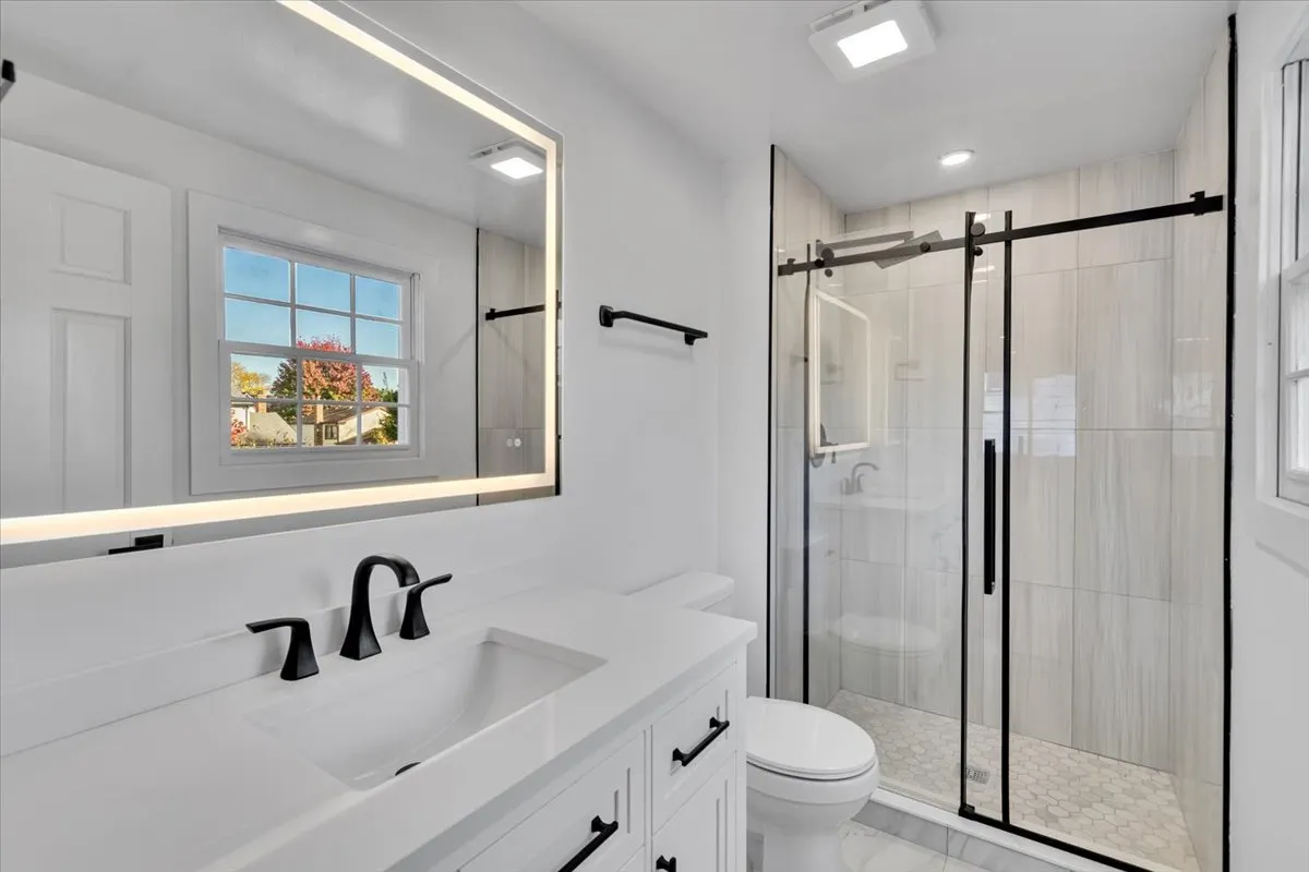3123 N Stratford Road IL